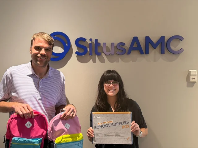 Today, we’re recognizing @situsamc as one of Entryway’s fantastic partners!

Their team in Denver collected professional clothing and school supplies for our participants. Pictured is #EntrywayDenver’s Executive Director picking up the generous donations.

Our partnership with Situs started off as a financial commitment to the national team but quickly expanded into service for local Entryway markets, including Denver. Their teams have shown up to provide resources our participants need to rebuild their lives.

👉 Want to get involved with Entryway? Visit our website (link in bio) to find out how.

#NonprofitPartners #EntrywayPartners